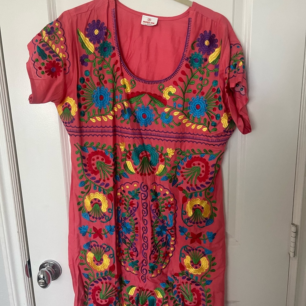 Mexican mini dress w/ beautiful embroidery. Peach color with embroidery, medium.